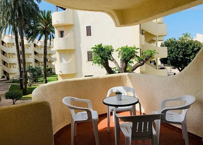 Con Piscina A 200m De La Playa En *